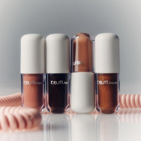 r.e.m. beauty label close-up highlighting Made in Italy and vitamin E ingredient benefits