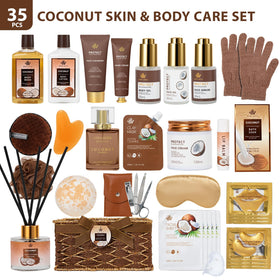 RA ROSA ACCA close-up of body wash and body lotion highlighting moisturizing benefits