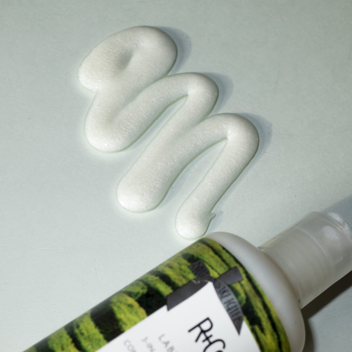 R+Co Labyrinth back label close-up showing ingredients and usage directions benefit