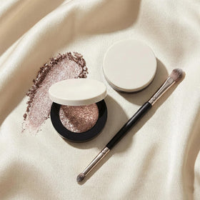 REATIFUL used as eyeliner showing sharp metallic line and long-wear benefit