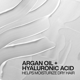 Redken cap and label close-up, emphasizes professional formulation and usage directions