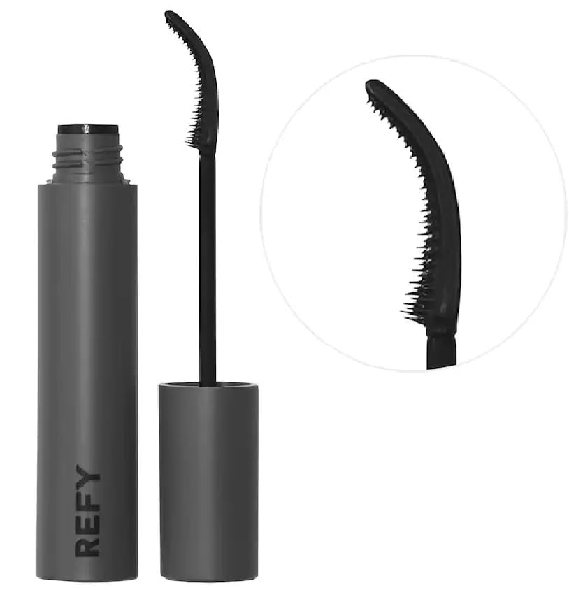 R.E.F.Y wand coated on lashes illustrating lengthening and lifted effect