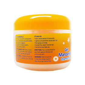 Ricitos de Oro hand applying gel demonstrating smooth non-greasy feel