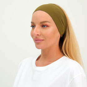 RITOPER worn in a yoga studio demonstrating secure, stylish performance