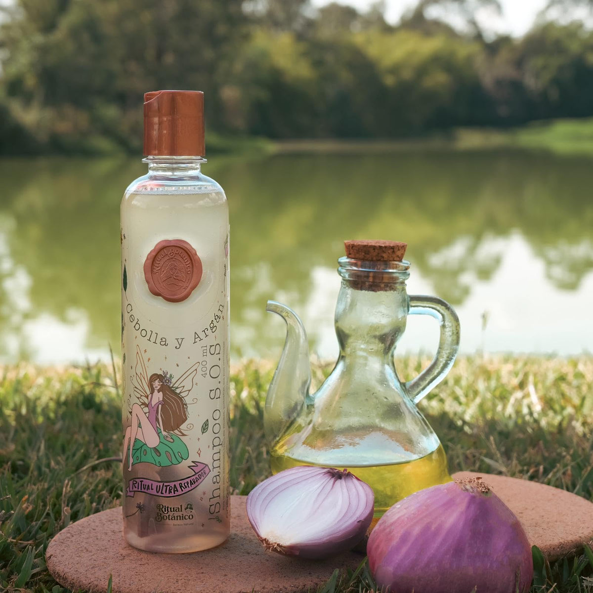 Ritual Botanico shampoo pump detail highlighting easy dispensing