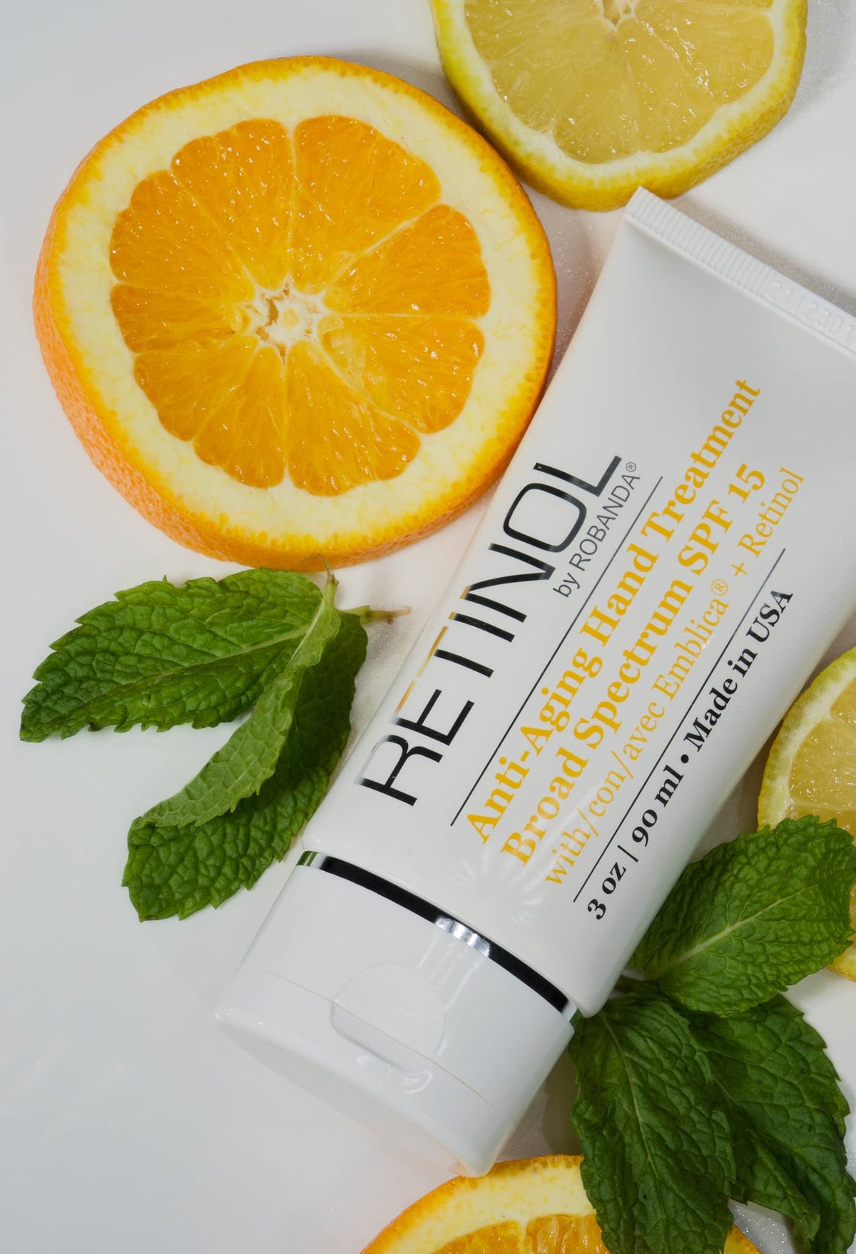 Robanda label ingredients view highlighting key retinol and moisturizing components