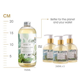 ROMIIE ZOI close-up of bottle neck and pump fit showing easy refilling benefit