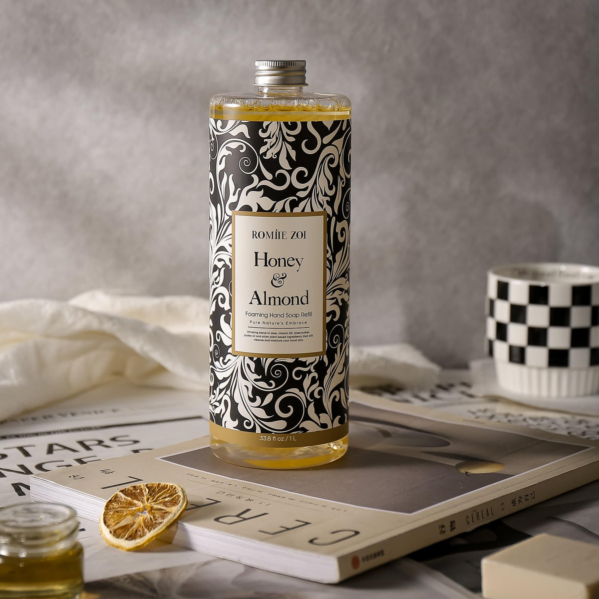ROMIIE ZOI foam texture closeup highlighting rich lather and gentle cleansing