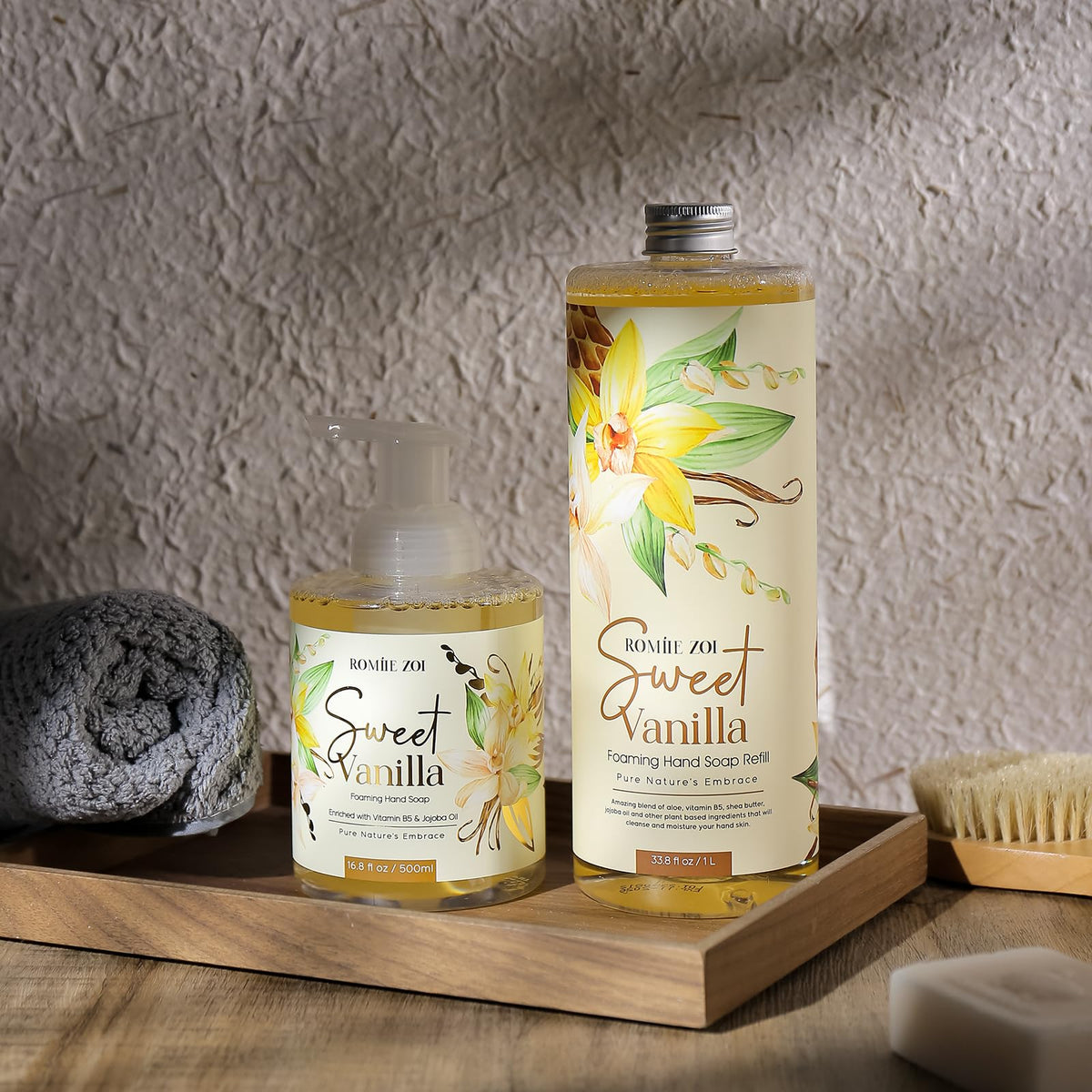 ROMIIE ZOI jojoba oil ingredient bottle highlighting skin nourishment