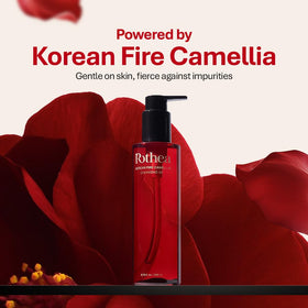 Rothea cleansing oil texture close-up highlighting smooth glide