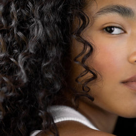 RŌZ before and after hair image showing smoother, strengthened results