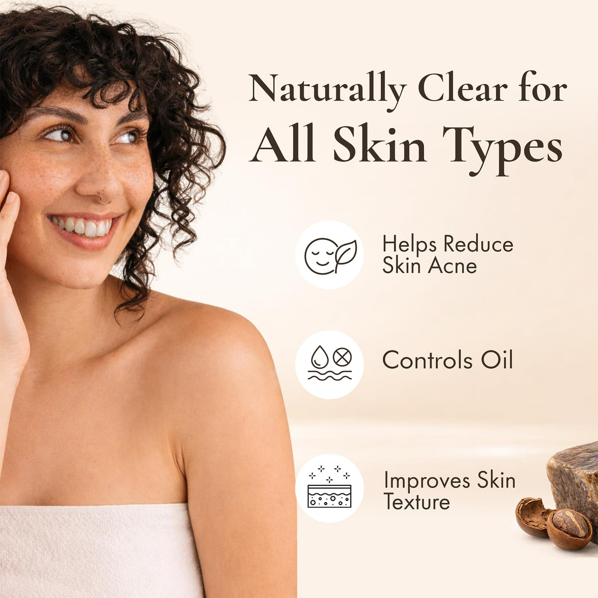 SAAQIN lather on a hand cleansing face to remove makeup and impurities