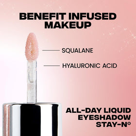 Sacheu being blended on eyelid demonstrating seamless, crease-resistant finish