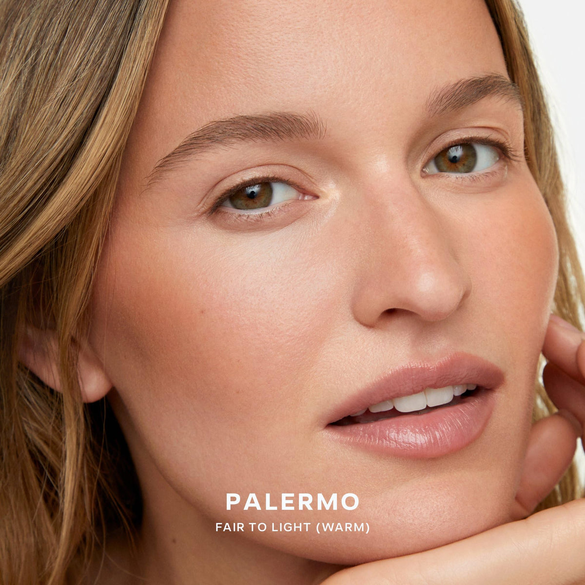 Saie Palermo texture macro highlighting creamy baked surface for easy blending