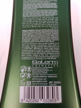 SALERM Biokera shampoo being applied to scalp, demonstrating gentle cleansing and revitalizing effect