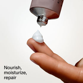 Salt & Stone label close-up highlighting seaweed extract and antioxidant benefits