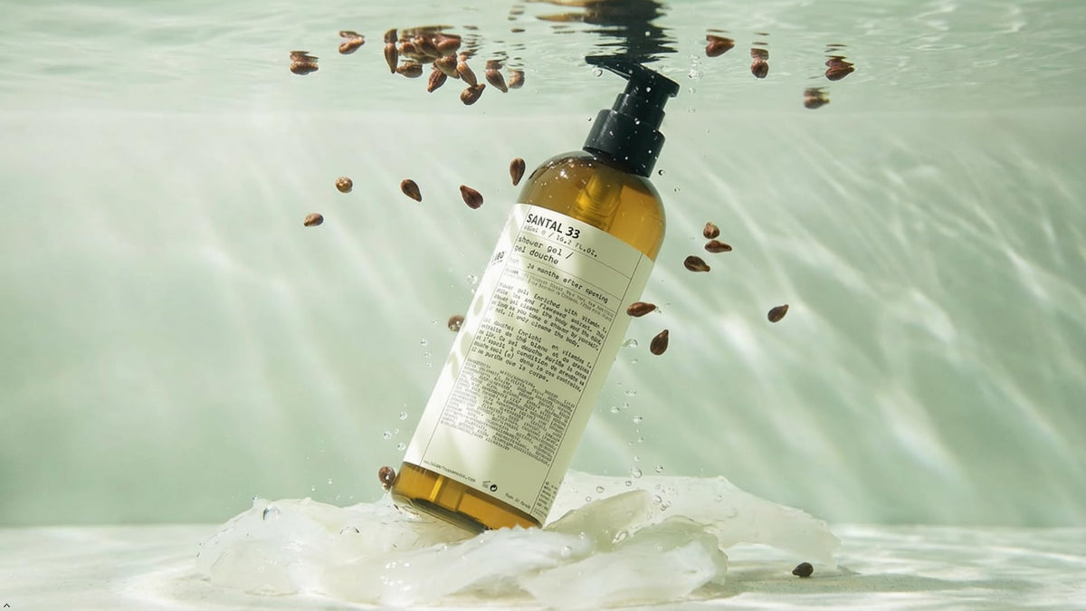 Santal 33 label close-up showing fragrance notes and premium formulation details