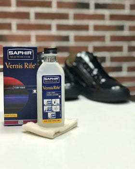 SAPHIR Vernis Rife used with a soft brush on seams to remove residue