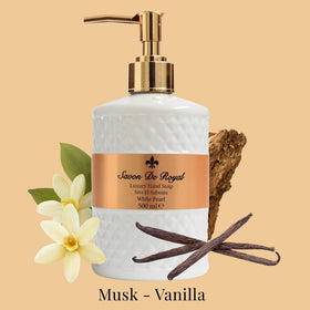 Savon De Royal creamy foam texture close-up demonstrating moisturizing lather