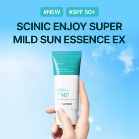 SCINIC close-up texture demonstrating lightweight hydrating feel