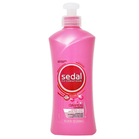 Sedal cream texture close-up highlighting smooth consistency for even application