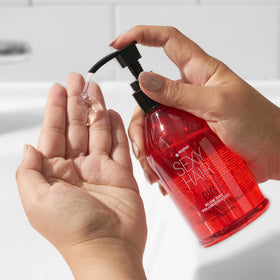 SexyHair pump dispensing gel close-up demonstrating easy application and control