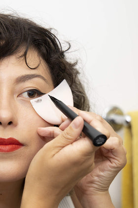 Shadow Moon chilled under eye providing cooling soothe benefit