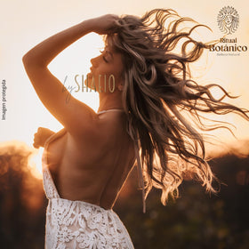 SHAEIO model with smooth glossy hair, illustrates stronger shinier results