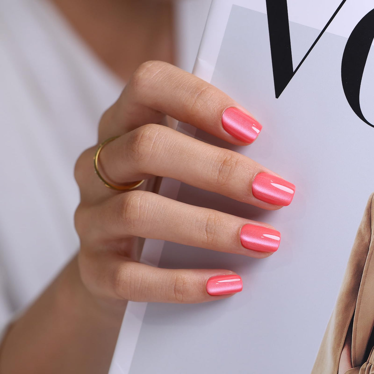 SHANGMENG glue and adhesive tabs beside nails highlighting application options benefit