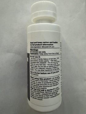 Shapiro MD serum on fingertip highlighting lightweight absorbtion