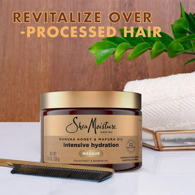 Shea Moisture applying masque to wet hair improving detangling