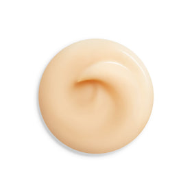 Shiseido Benefiance texture close-up highlighting creamy finish and deep moisturization