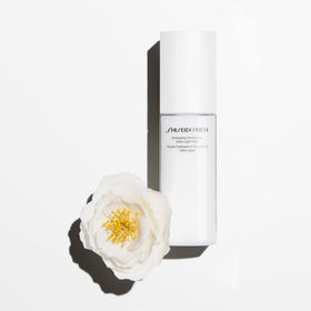Shiseido men application on face demonstrating even spread and non-greasy finish benefit