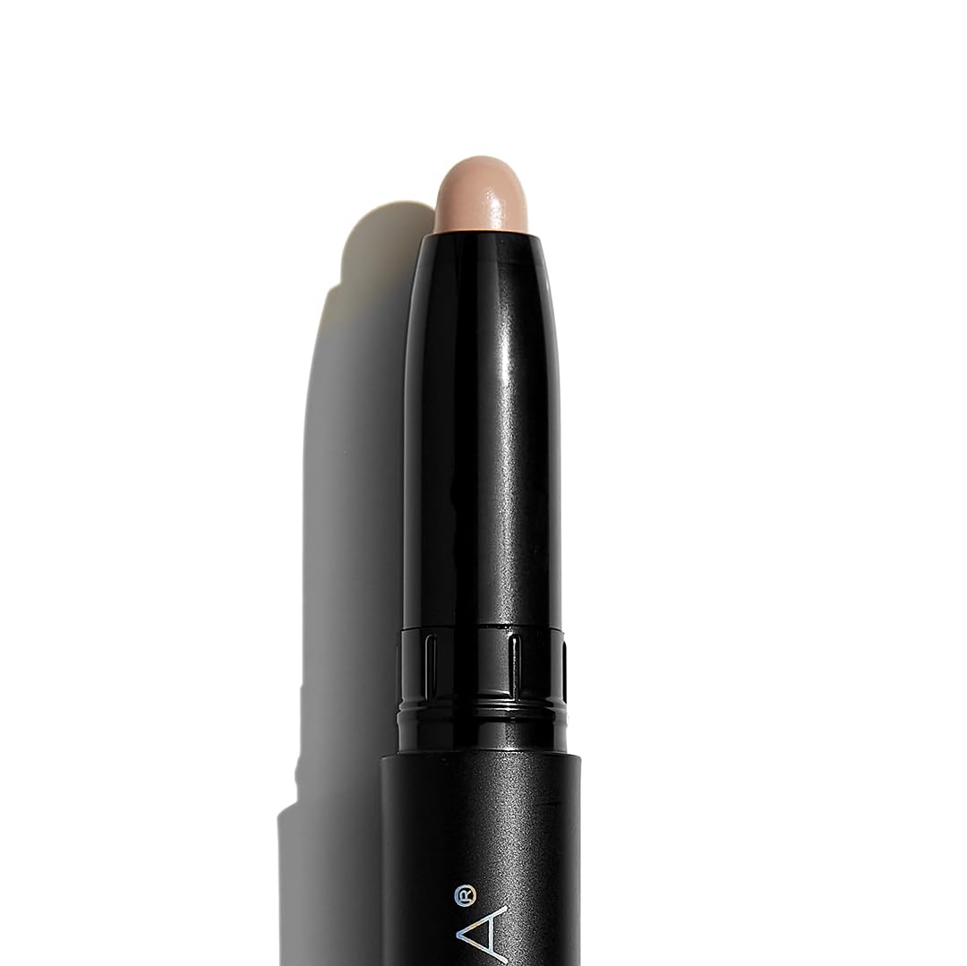 Sigma Beauty Persuade close-up of retractable tip for precise application benefit