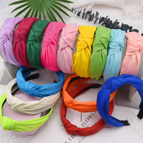 SIQUK model wearing headband in daily outfit showing practical fashion use