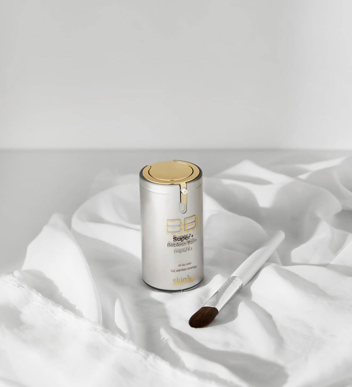 SKIN79 tube cap detail highlighting secure closure and travel convenience