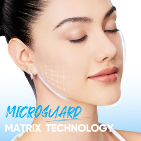 SKINTIFIC spray in hand showing easy application and smudge-proof makeup benefit