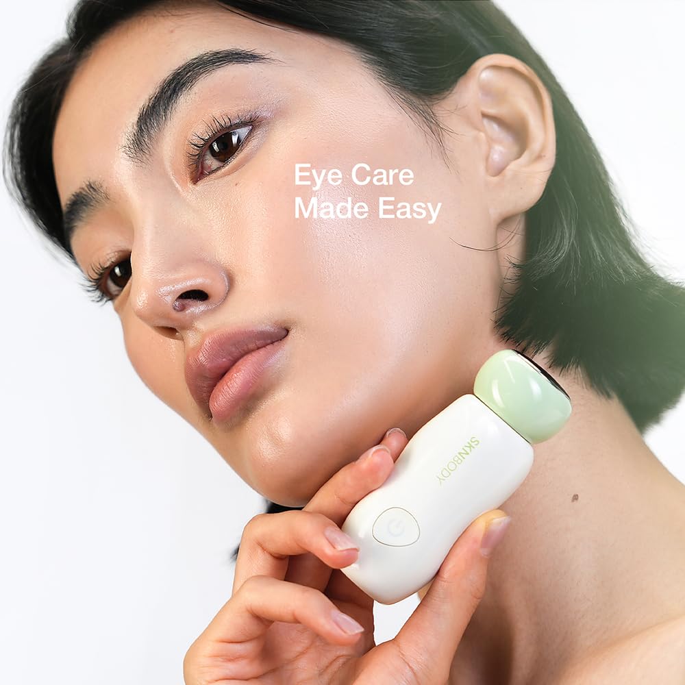 SKNBODY duo packed inside a travel-ready case for on-the-go refreshes