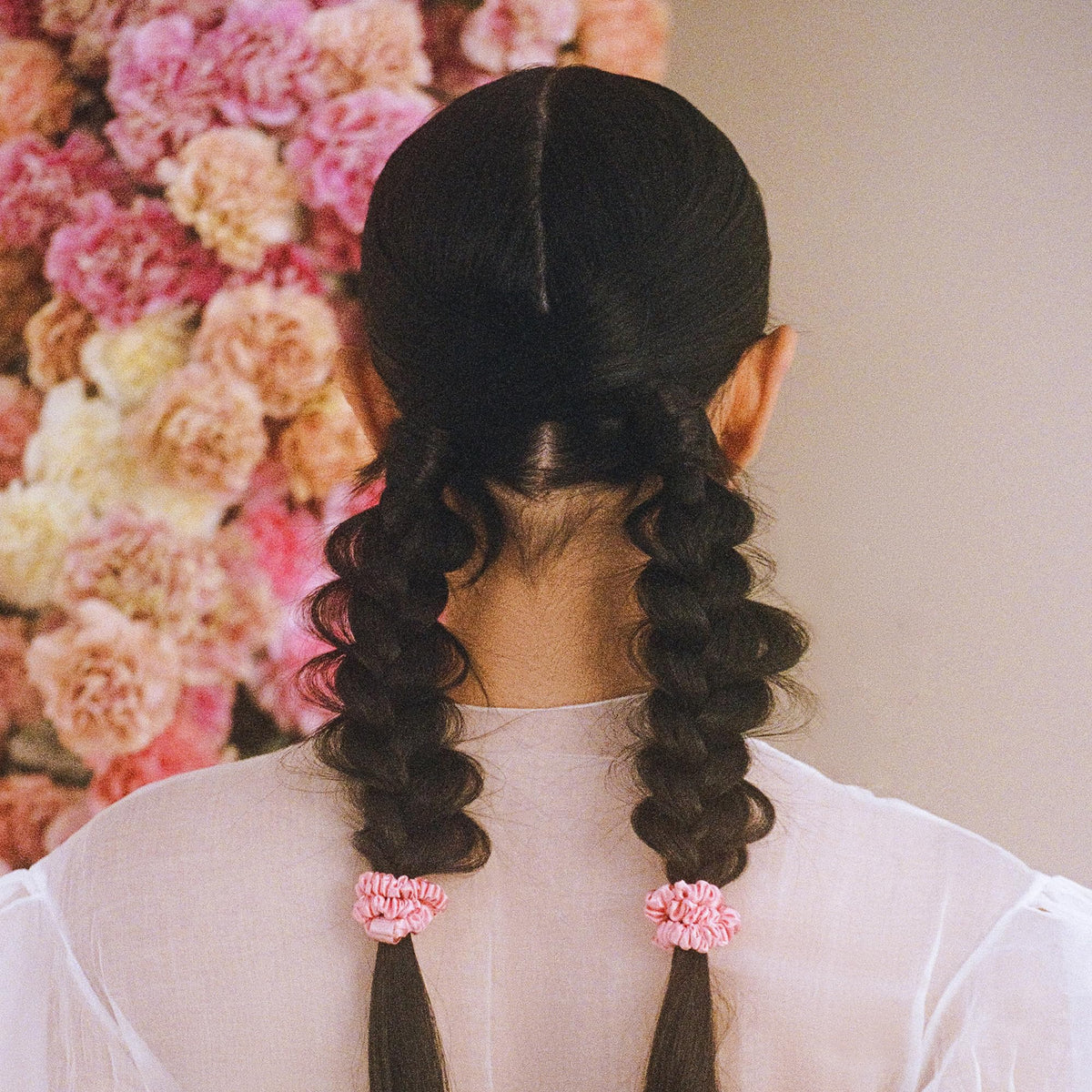 Slip scrunchie elastic core detail showing durable stretch and secure hold