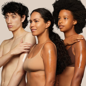 Soapeauty oil applied to hair ends providing shine and frizz control