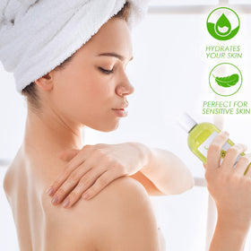 Soapeauty oil pouring from bottle illustrating smooth texture and easy dispensing benefit