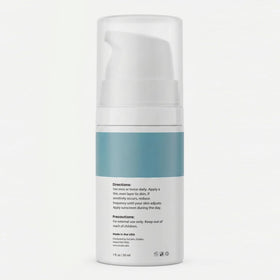 SoCalm close-up of niacinamide and ceramide note to strengthen barrier