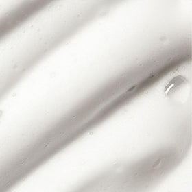 St.Tropez face mist spraying from bottle, provides instant radiant hydration