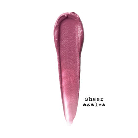 stila doe-foot wand applicator with product on tip, demonstrating smooth, precise application