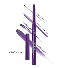 stila applying liner on upper lid for defined cat-eye look