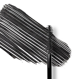 stila curved brush detail that lifts and wraps lashes for fuller effect