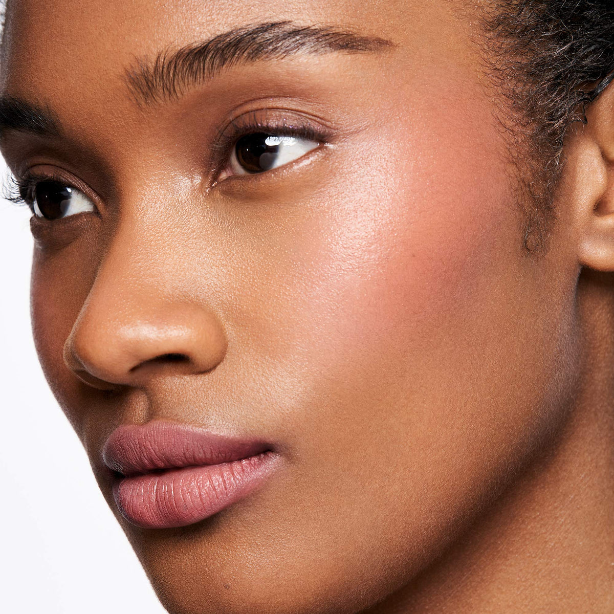 stila texture close-up of creamy tip, shows smooth blendability benefit