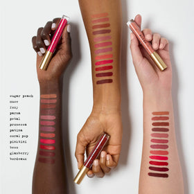 stila Patina applicator closeup demonstrating tapered tip for precise lining