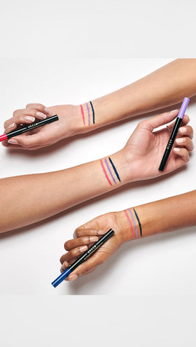 stila scale comparison next to pen illustrating size and travel-friendly design