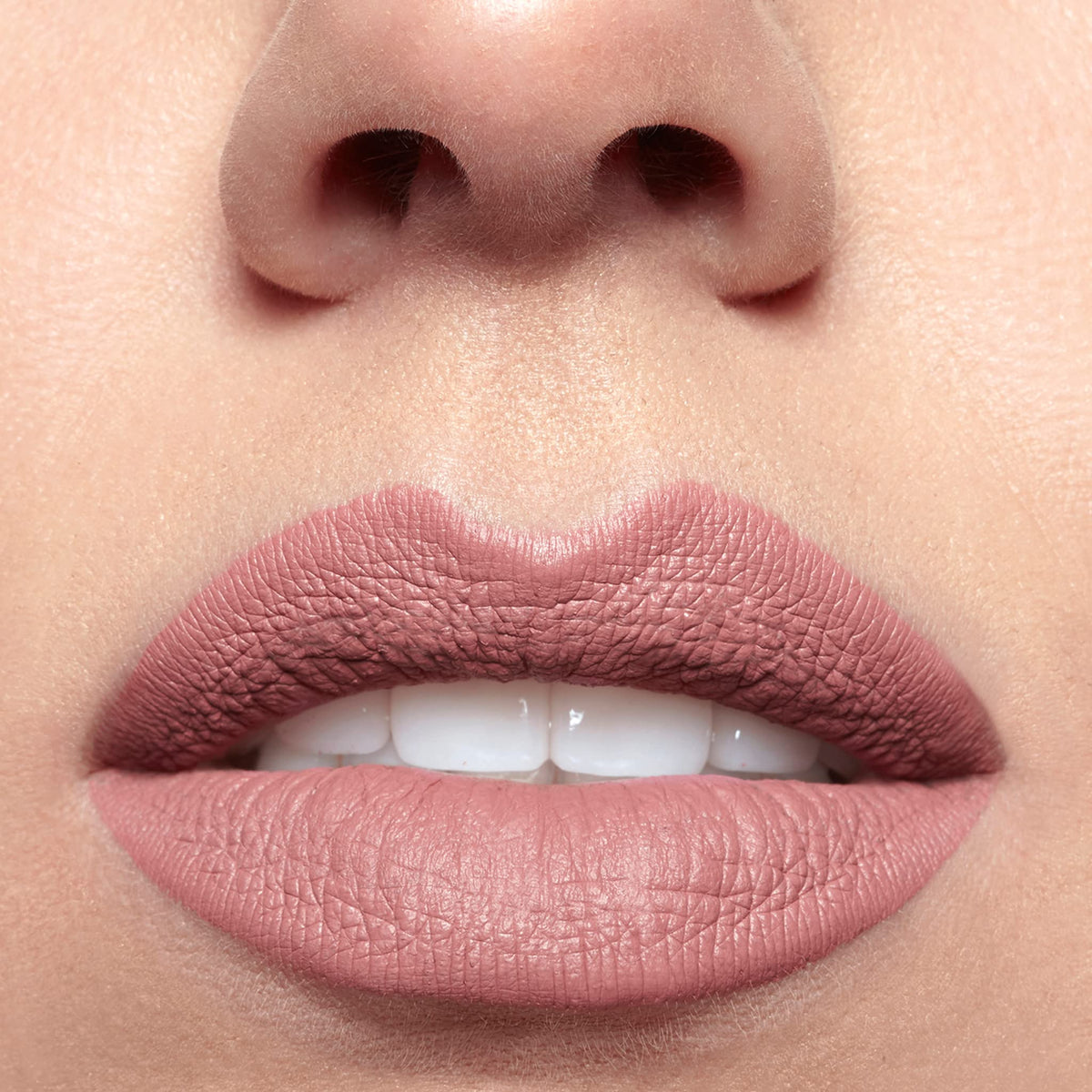 stila texture swatch of creamy-matte finish showing rich pigment and comfortable wear